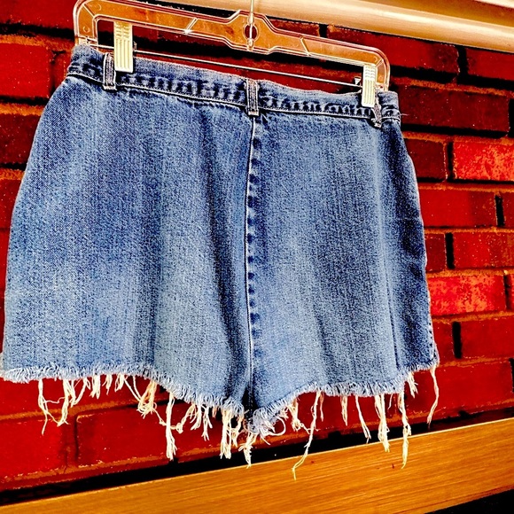 🛍️ Lord Isaacs sport distressed shorts .size. Measurements. - Picture 10 of 10